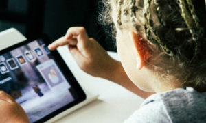 Eine Online-Altersüberprüfung ist laut Experten eine schlechte Idee