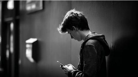 Smartphone-Teenager 02