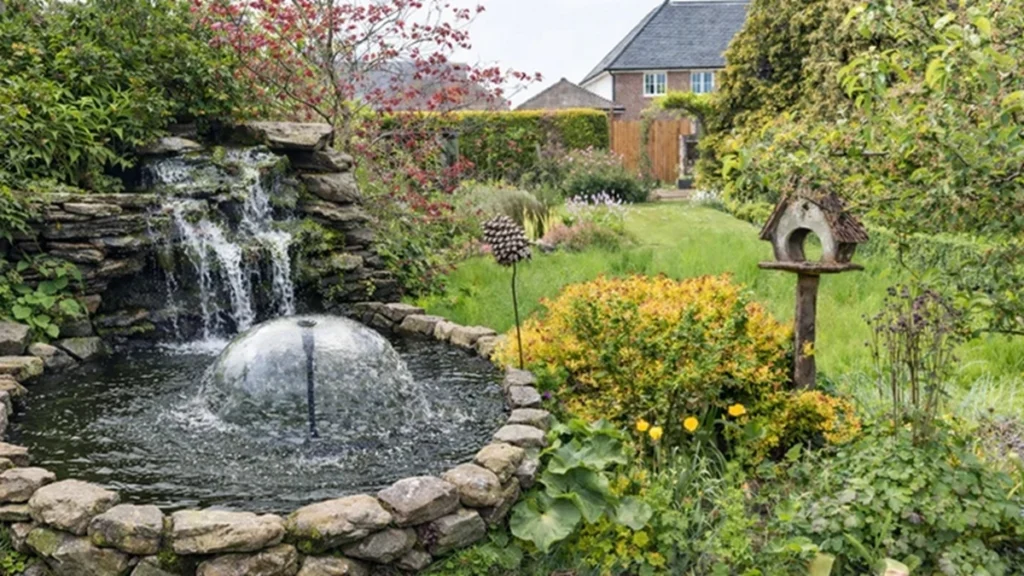 Poposoap Fountain Kit: Installieren Sie Ihren eigenen Wasserstrahl in 10 Minuten in Ihrem Garten