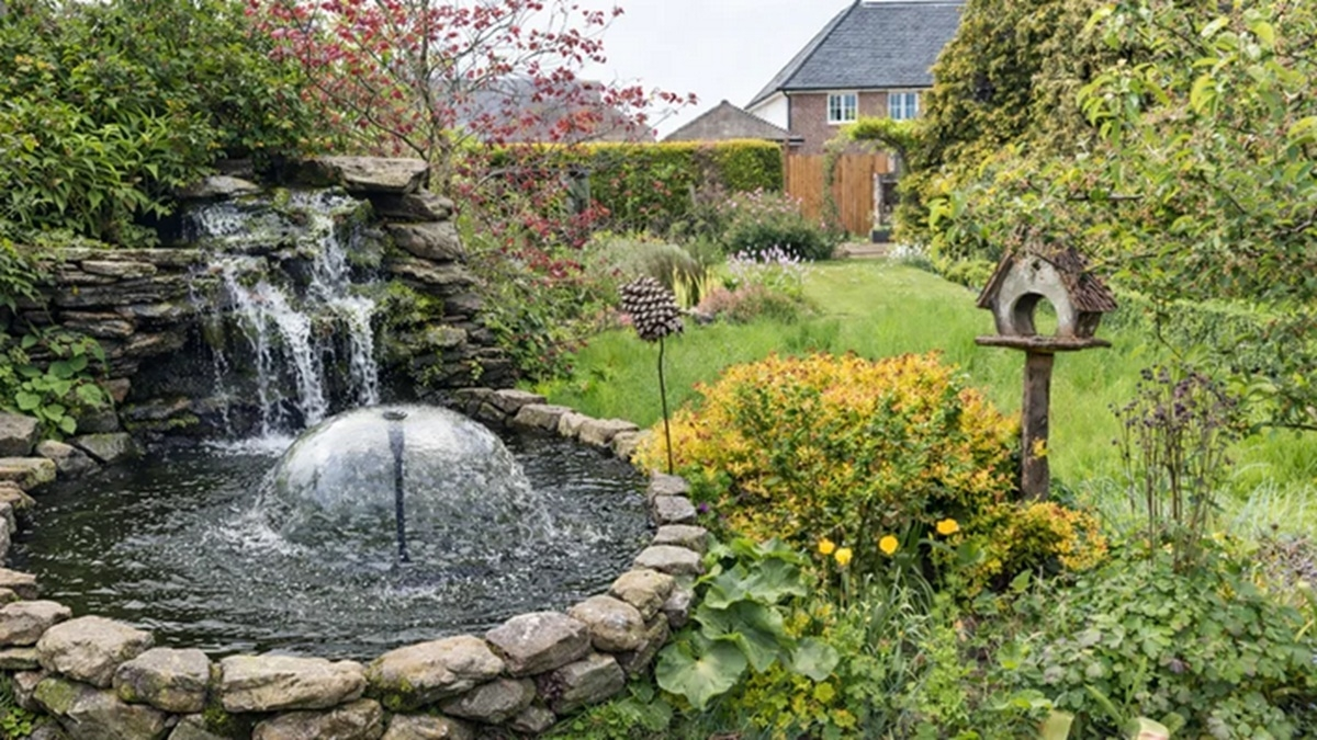 Poposoap Fountain Kit: Installieren Sie Ihren eigenen Wasserstrahl in 10 Minuten in Ihrem Garten
