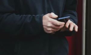 Auchan und Cdiscount Mobile: 200 GB in Frankreich und 25 GB im Ausland für 12,99 CHF
