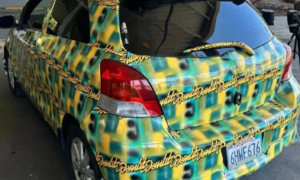 Ein Hacker macht sein Auto für intelligente Überwachungskameras unsichtbar