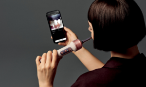 CameraJet: Dyson bringt eine Zahnbürste mit integrierter Kamera auf den Markt