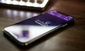 Kontroverse auf Twitch: Ihre Inhalte werden standardmäßig für Amazon AI verwendet