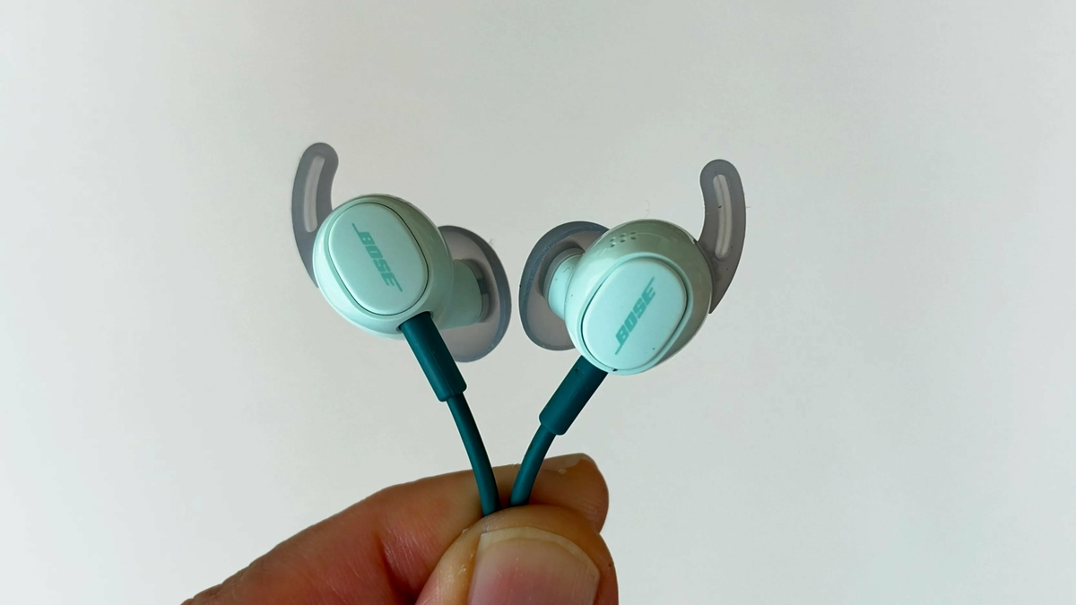 Bose lässt den kabelgebundenen Trend mit neuen Kopfhörern mit Geräuschunterdrückung wieder aufleben