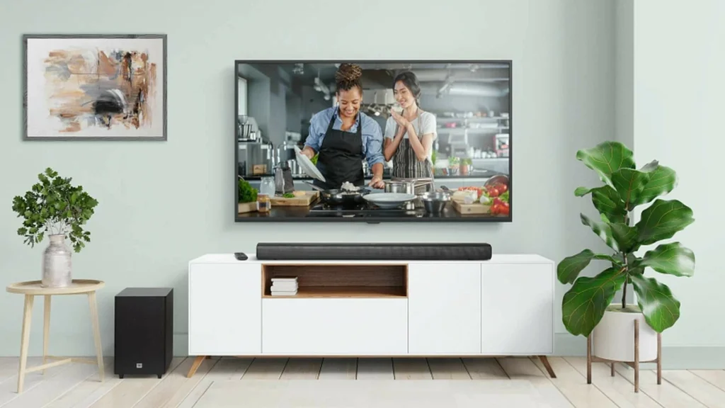 JBL Cinema SB560 3.1: die kleine Soundbar, die groß denkt