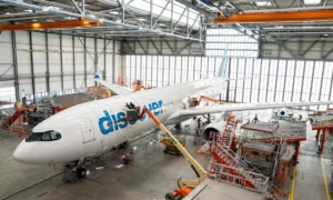 Lufthansa setzt ihre AeroShark-Haifischhaut auf Airbus-Flugzeugen ein, um Treibstoff zu sparen