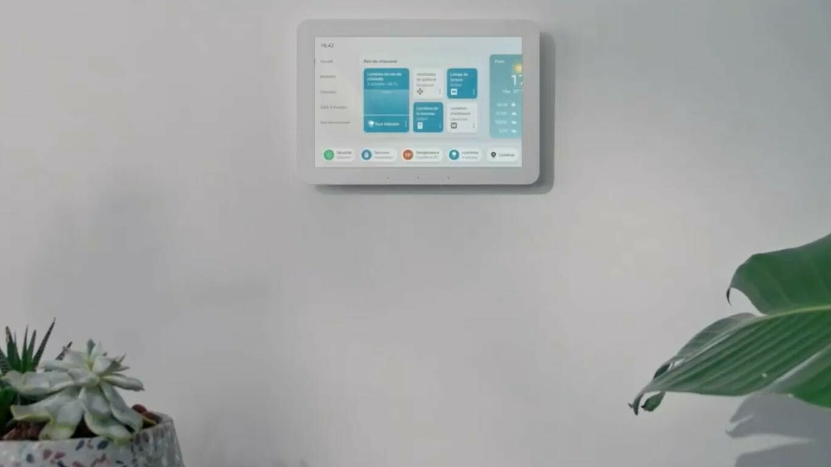 Top 3 des Tages: Anker SOLIX S2000 Station für 700 €, Blink Kamera mit Projektor für 38 €, Echo Hub 8" für 90 €